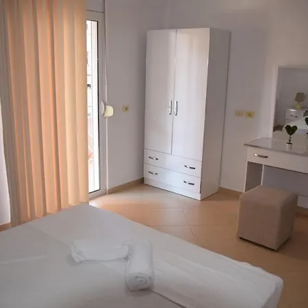 Apartment Romina's 3 *