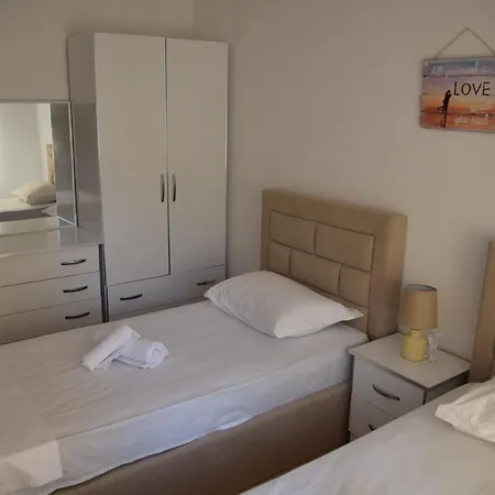 Romina's 3 Apartment